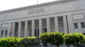 قتيل وتسعة مصابين في انفجار أمام دار القضاء وسط القاهرة