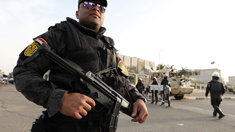 مقتل خمسة من الشرطة المصرية في هجوم قرب القاهرة