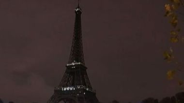 هجمات باريس: برج المدينة الأشهر يطفئ أنواره