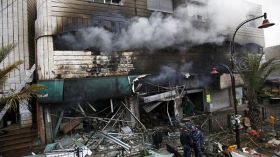 قوات الاحتلال تشعل حريقاً خلال مداهمة في الضفة الغربية