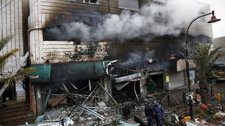 قوات الاحتلال تشعل حريقاً خلال مداهمة في الضفة الغربية