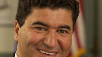 “زرهوني” الجزائري ـ الأمريكي.. ضيف مبجّل في مجلس محمد بن زايد