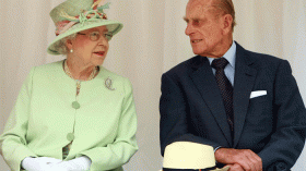 Elizabeth II et son mari seront vaccinés en priorité