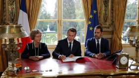 ماكرون يوقع على إصلاح قانون العمل
