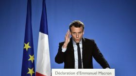 الوزير السابق ماكرون يعلن ترشحه لرئاسة فرنسا