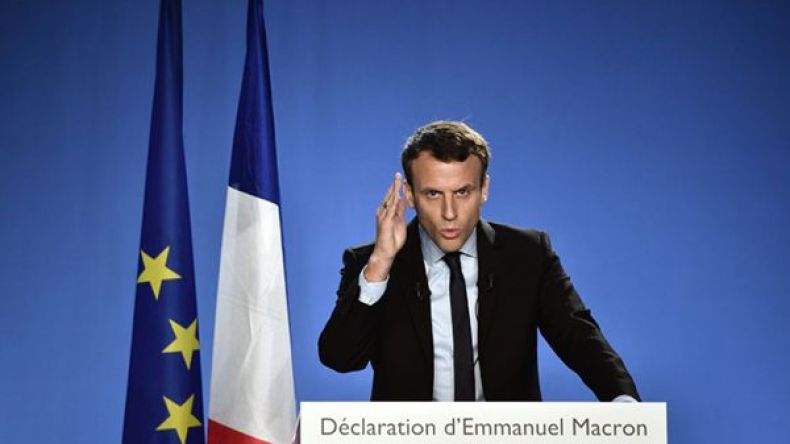 الوزير السابق ماكرون يعلن ترشحه لرئاسة فرنسا