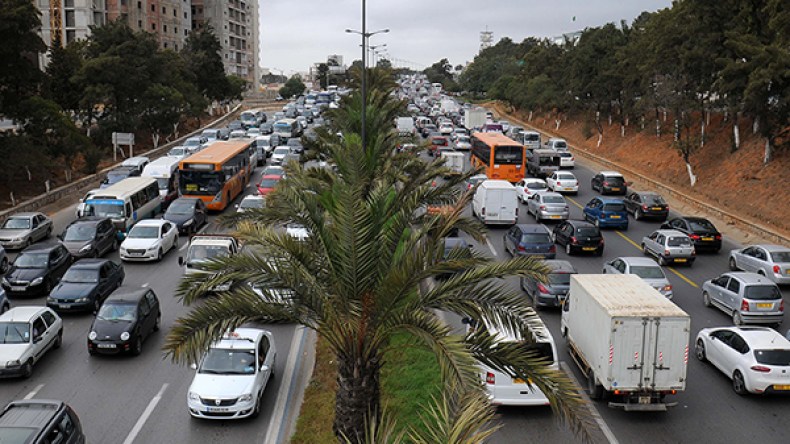 زحمة المرور تقتل الجزائريين بـ”القنطة”
