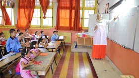 تبسيط لغة التدريس وفرض تكوين الأساتذة