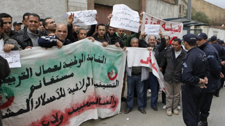 وزارة التربية تسحب “انتدابات” النقابيين لوقف الإضراب