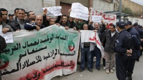 سحب الانتدابات من النقابيين وإلزامهم بالعودة إلى التدريس