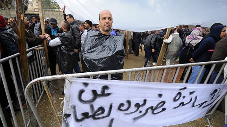 احتجاجنا متواصل.. ووفد الوزيرة رفض لقاءنا في الخِيم!