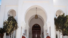 محتالة تلاعبت بمسؤولين كبار وسلبتهم الملايين باسم “الرئاسة”