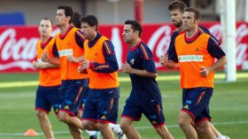 إسبانيا تشرع في الدفاع عن لقبها والإيطاليون يبحثون عن الثأر