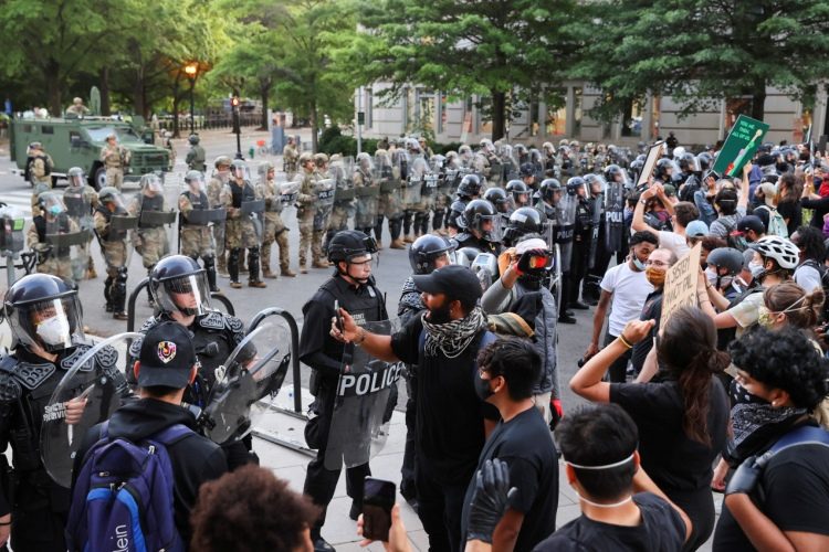 Le médecin légiste confirme la mort de George Floyd «par homicide»