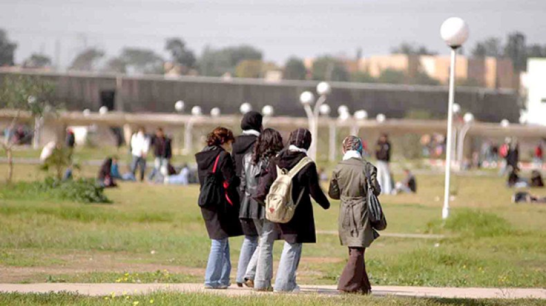 التحويلات الإلكترونية تلغم الدخول الجامعي