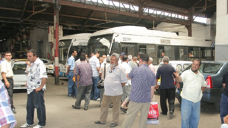 عمال‭ ‬بمؤسسة‭ ‬النقل‭ ‬الحضري‭ ‬للعاصمة‭ ‬في‭ ‬إضراب‭ ‬مفتوح‭ ‬عن‭ ‬الطعام