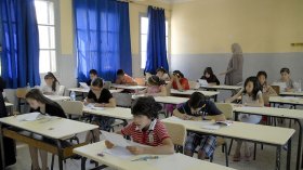 أساتذة ينسخون اختبارات الإنترنت ويمتحنون فيها تلاميذهم!