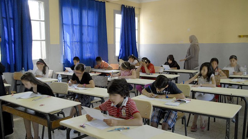 أساتذة ينسخون اختبارات الإنترنت ويمتحنون فيها تلاميذهم!