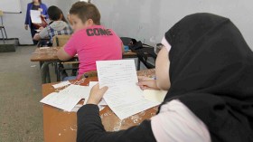 السلوك والمشاركة والبحوث لتقييم التلاميذ بدل علامات الإمتحانات