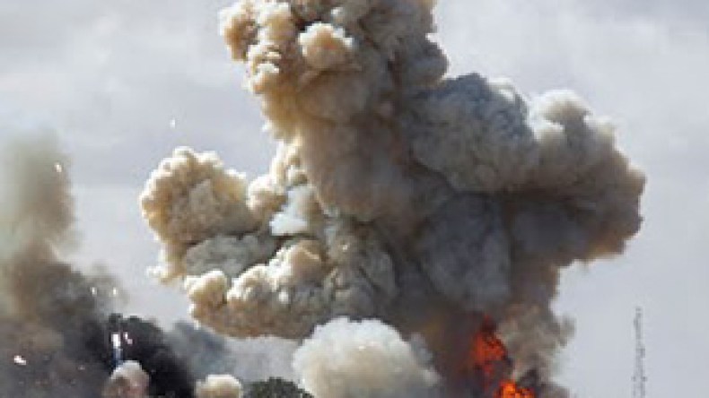 جزائريون يعوضون انقطاع وقود السيارت بالغاز للهرب من القصف