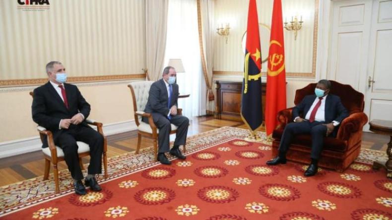 بوقادوم يبحث مع الرئيس الأنغولي تعزيز العلاقات الثنائية