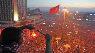 Derrière les barricades, la place Taksim prête à l’épreuve de force avec Erdogan