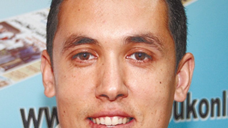 زهير فارس ثالثا في منشد الشارقة وضعف التصويت يحرم الجزائر من لقبها