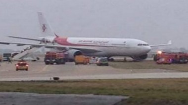Un avion d’Air Algérie atterrit dans l’herbe à Orly