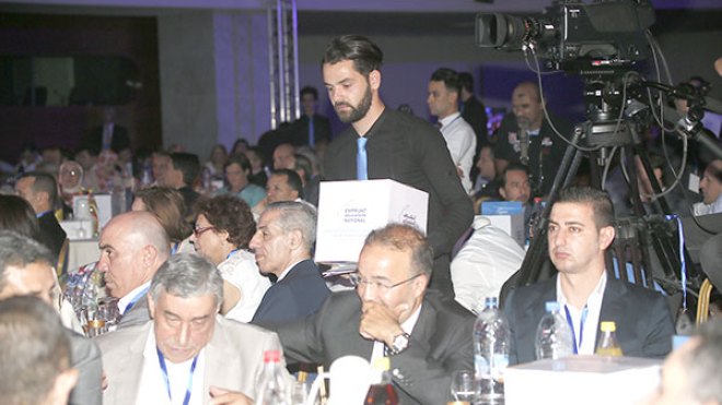 15 ألف مليار خلال 120 دقيقة.. في تيليطون رجال الأعمال