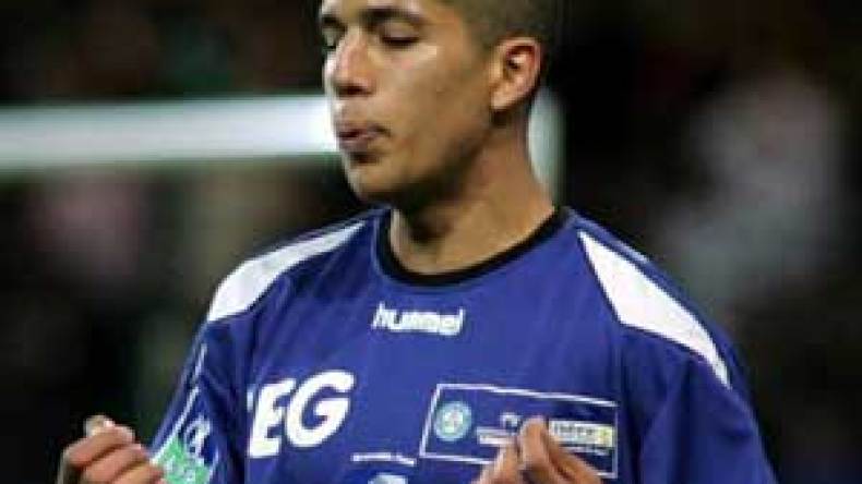 تشلسي‮ ‬يريد‮ ‬خطف‮ ‬الفرنكو‮ ‬جزائري‮ ‬فغولي‮ ‬من‮ ‬غرونوبل