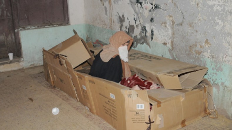 قصص مأسوية لنساء تعرضن للطلاق والتشرد بعد الخمسين