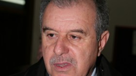 علي فرڤاني: “إقالة المدربين أمر غير مفهوم.. والجولات القادمة ستحمل الجديد”