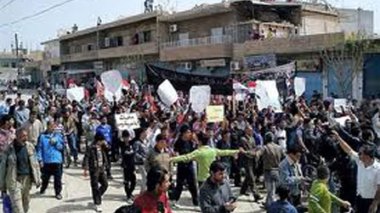 Des dizaines de milliers de manifestants en Syrie, 34 morts à Hama