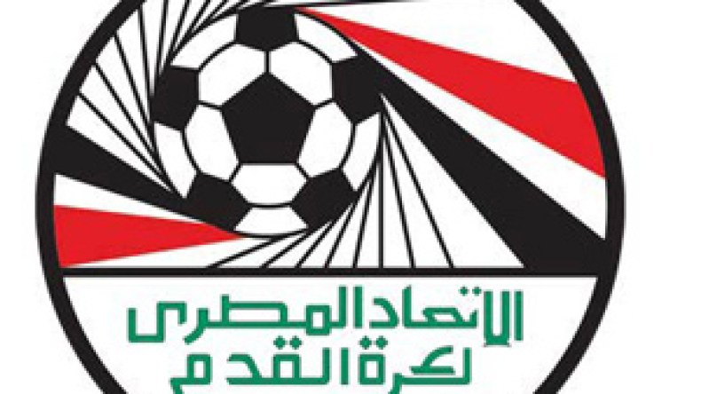 “الفيفا” يهدد بمعاقبة الاتحاد المصري لكرة القدم