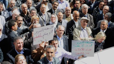 أعضاء اللجنة المركزية للأفالان يسحبون الثقة من بلخادم