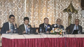 الحكومة “تلتهم” 100 مليون دولار يوميا من احتياطي الصرف!