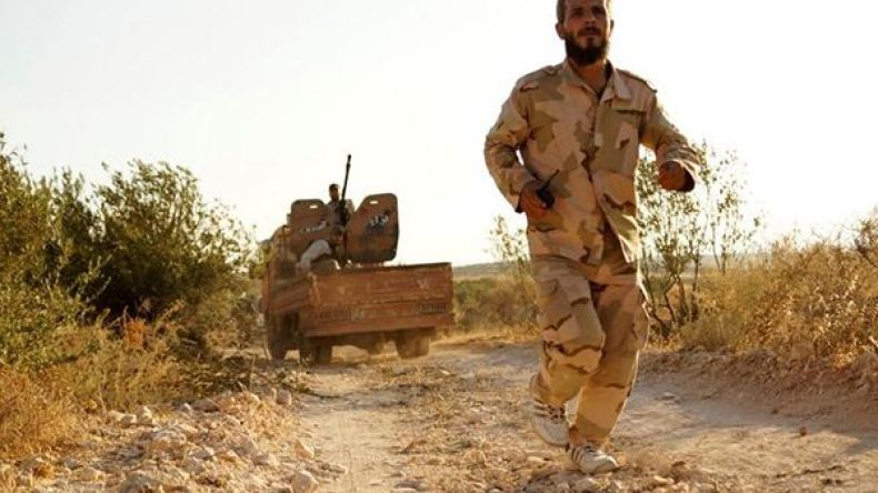 أمريكا تزود مقاتلين سوريين بالذخيرة لمقاتلة “داعش”