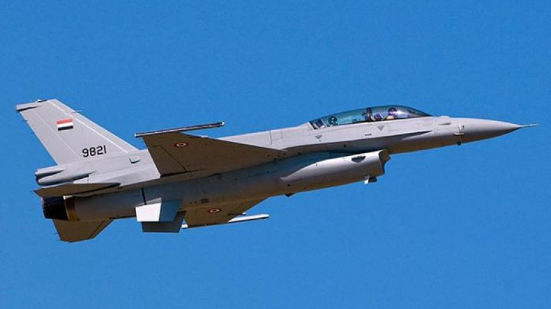 سقوط طائرة عسكرية مصرية ومقتل طاقمها