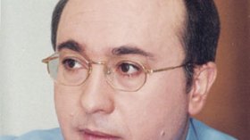 الضرب بالحذاء عجزٌ، وبالنار إرهاب، بماذا نضرب؟