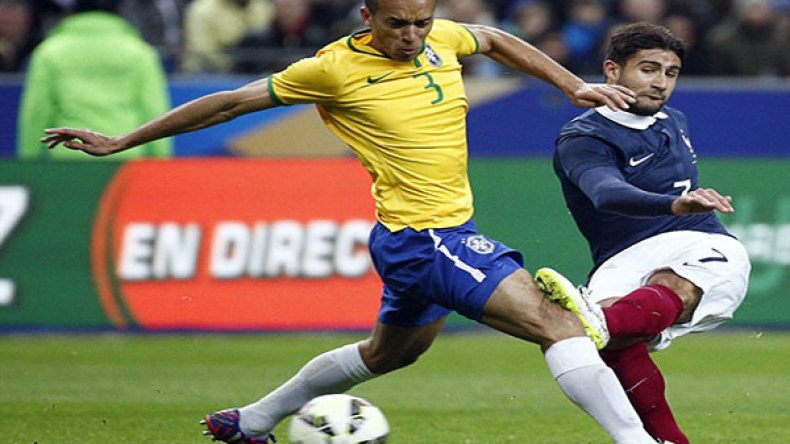 “ديشامب”: “فقير” ليس “ميسي” !