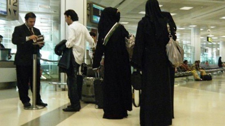 جزائريات مقيمات في السعودية ممنوعات من زيارة الجزائر لغياب “المحرم”