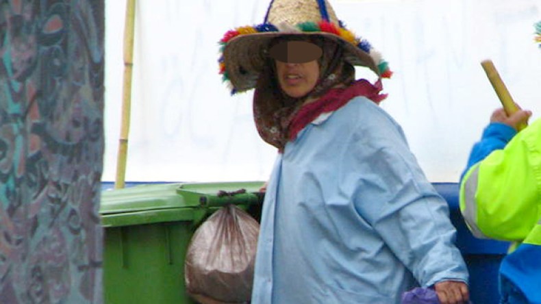 عاملات نظافة في الشوارع بداية 2017