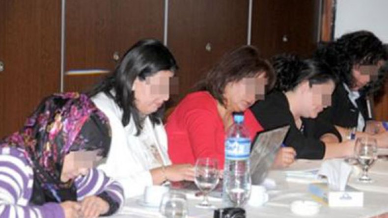 الجمعيات النسوية.. نشاط في الصالونات واستغلال في المناسبات!