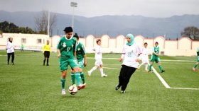 فتيات يطالبن بفتح ملاعب جوارية بأحيائهن في وهران