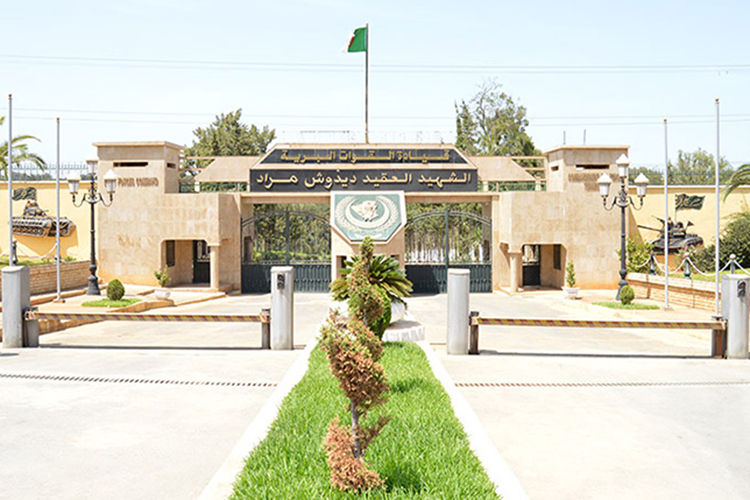 Tebboune nomme le général-major Athamnia commandant des Forces terrestres