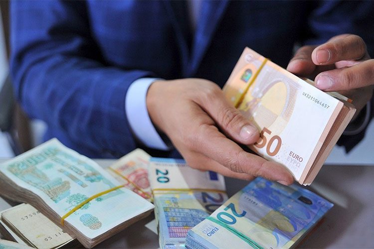 Les “Français d’Algérie” se plaignent du marché de change parallèle