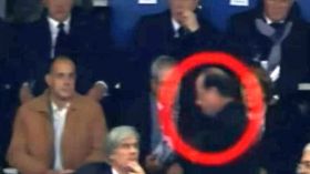 هجمات باريس: لحظة خروج فرانسوا هولاند من “ملعب فرنسا”