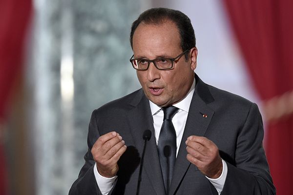 La popularité d’Hollande en hausse après les fusillades