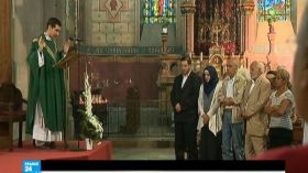 المسلمون يشاركون المسيحيين في قداس تأبين الكاهن جاك هاميل