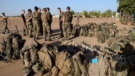 مقتل ثلاثة جنود فرنسيين في انفجار لغم في مالي